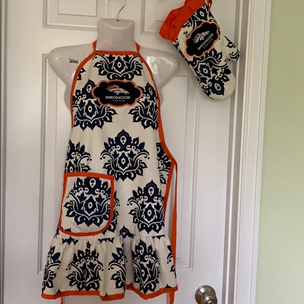 # 663 Broncos Apron and Mitten for kitchen